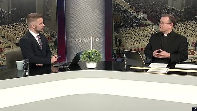 POLNOCNA-VATIKAN-HOST-V-STUDIU-KOLENCIK