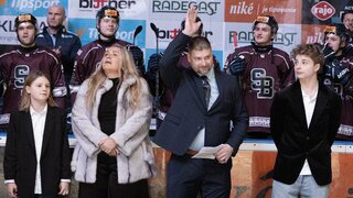 Vypredaný štadión poďakoval svojmu bývalému kapitánovi. Sersen je medzi legendami Slovana