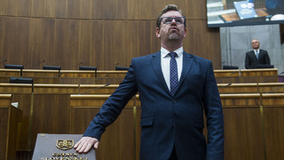 Poslanec KDH mal po Vianociach nehodu. Po zrážke so zverou mu polícia v dychu namerala alkohol