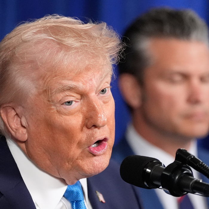 Donald Trump, Pete Hegseth