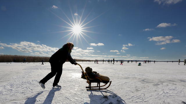 počasie sneh teplota korčuľovanie rodič dieťa zima