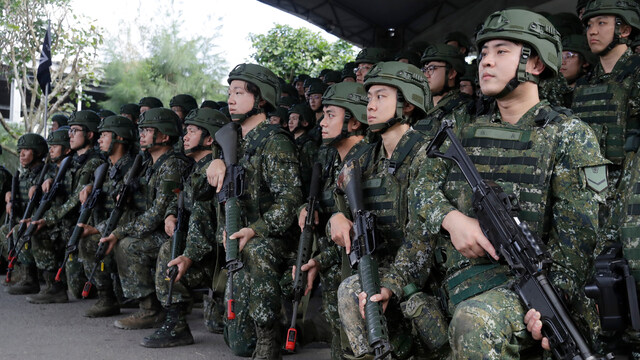 taiwanskí vojaci.jpg