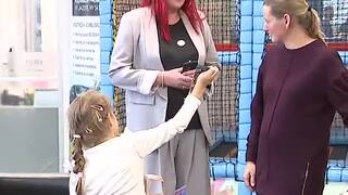 Slzy smútku, dojatia aj nádeje. Aj o tom sú dojímavé príbehy detí, ktoré pri dopravnej nehode stratili rodičov