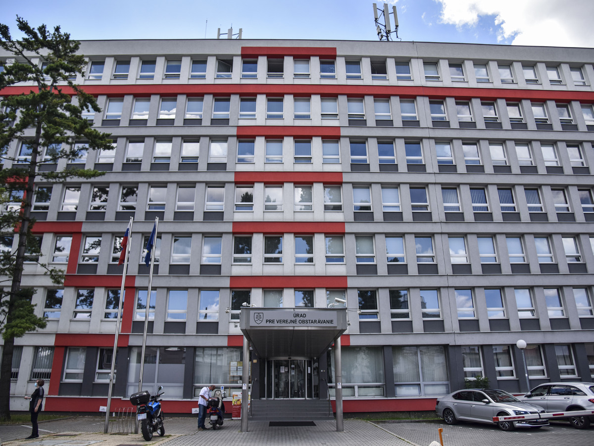 budova_uvo