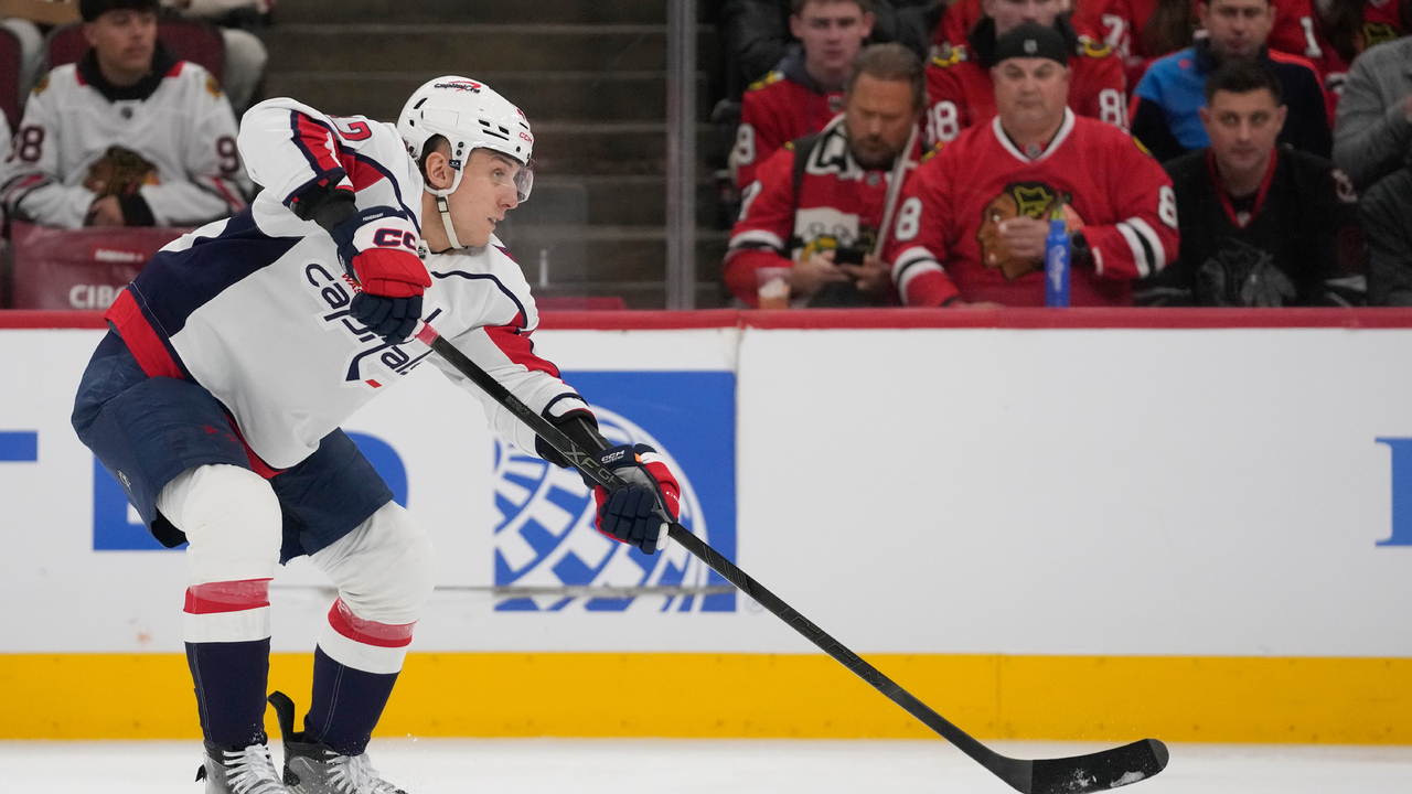Slovenský obranca Martin Fehérváry Washington Capitals