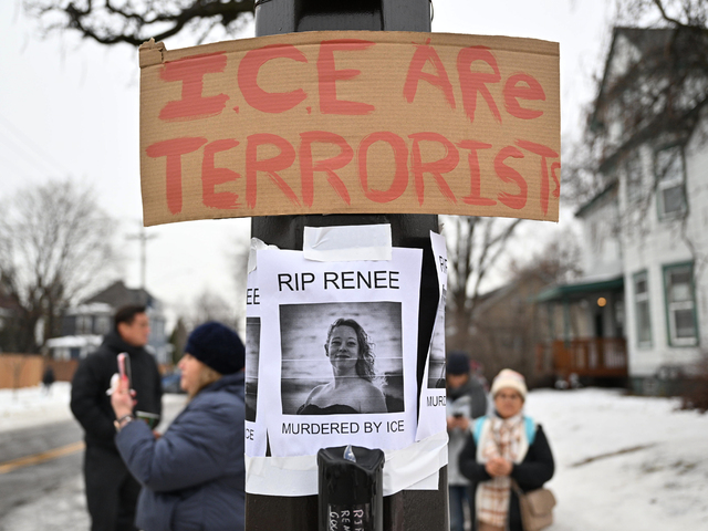 „Zastrelil ju agent ICE, lebo neotvorila dvere.“ USA zverejnili prepisy tiesňových volaní po smrti Renee Goodovej