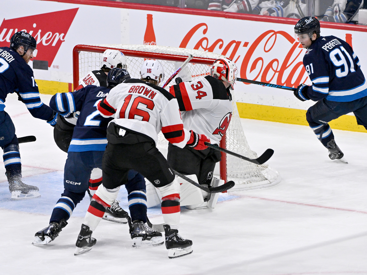 Devils_Jets_Hockey975226.jpg