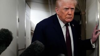 Irán žiada o obnovenie rokovaní s USA, v krajine však pribúdajú obete. Trump hovorí o prekročení červenej čiary