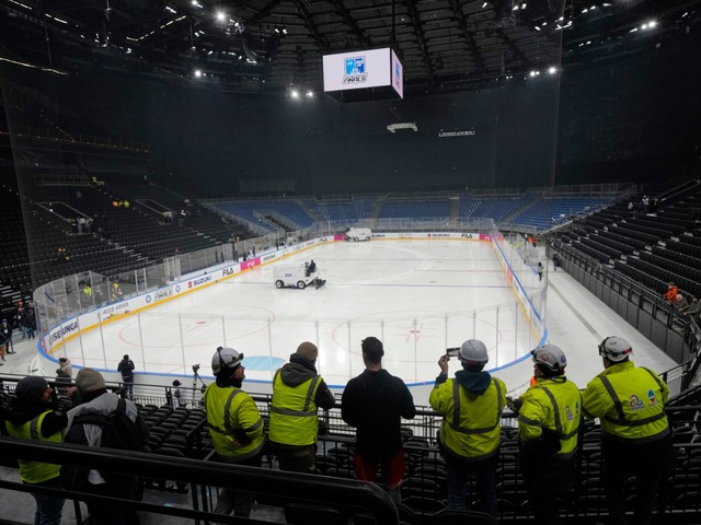 Trhliny v ľade aj v plánoch? Talianske médiá kritizujú stav olympijskej hokejovej haly, funkcionári sú však spokojní