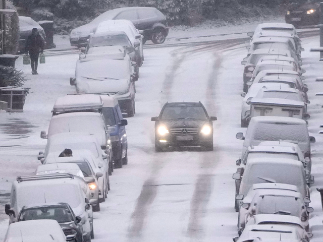 Extrémne mrazy nepoľavujú. Západné Slovensko zasiahne mimoriadne zlé počasie, sneženie nahradí nebezpečný jav