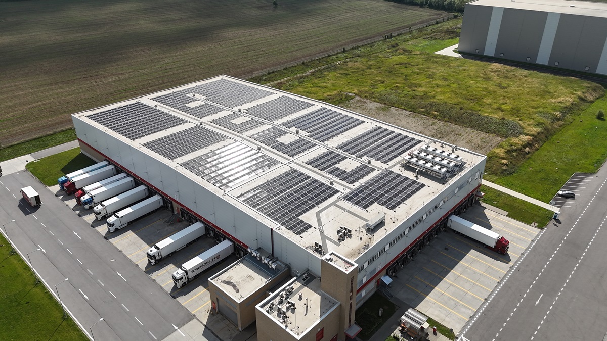 Na streche logistického centra spustil slnečnú elektráreň 