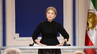 Razia v centrále strany expremiérky Ukrajiny. Ozbrojenci mali vtrhnúť do budovy, detektívi našli obálky plné dolárov