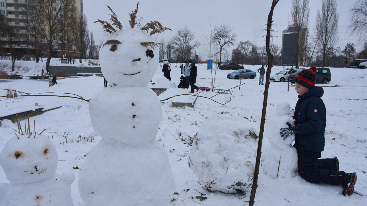 chlapec ukrajina snehuliak