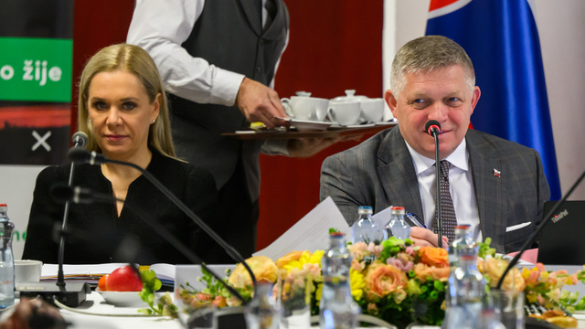 Denisa Saková, Robert Fico
