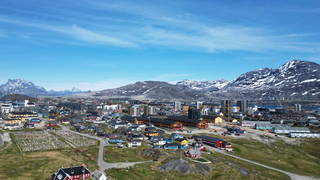 Lietadlá, lode aj vojaci. Dánsko a NATO zvyšujú vojenskú prítomnosť pri ostrove, oznámilo Grónsko