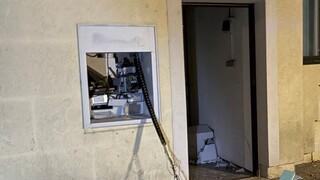 Výbuch pri obecnom úrade na Záhorí poškodil bankomat. Prípad rieši kriminálna polícia