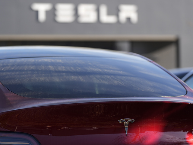 Koniec ciest do Viedne. Tesla spúšťa oficiálny predaj na Slovensku a otvára pop-up v Bratislave