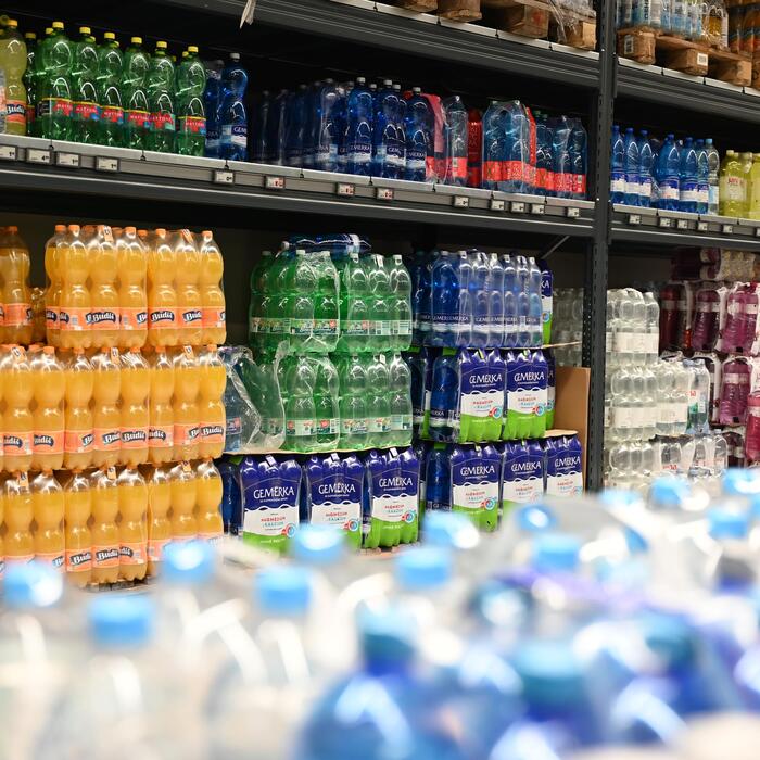 sladené nápoje minerálky voda