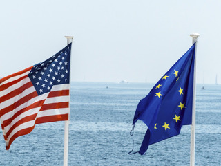 USA EÚ vlajky
