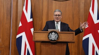 Starmer chce udržať s USA silné vzťahy. Trumpov colný tlak na európske štáty kvôli Grónsku však označil za chybu