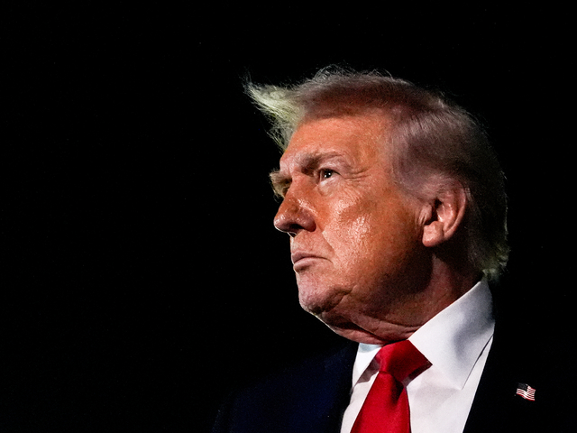 Politický zápasník, nie štátnik. Trump za rok rozdelil nielen Ameriku. Politológ pre ta3: Je prezidentom konfliktov