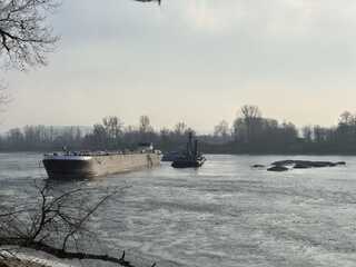 loď Devín