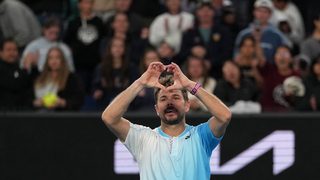 Rozlúčka Wawrinku sa odkladá. Legendárny tenista postúpil do 3. kola na Australian Open