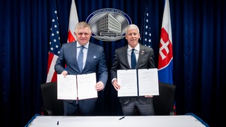 Slovensko zverejnilo dohodu o jadrovom programe s USA. „Na ušetrených miliardách Ficovi nezáležalo,“ pustila sa do premiéra opozícia