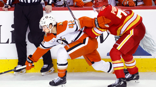 NHL: Slováci nebodovali a pripísali si prehry. Pospíšil rozdal osem hitov, no Calgary padlo po hetriku Senneckeho