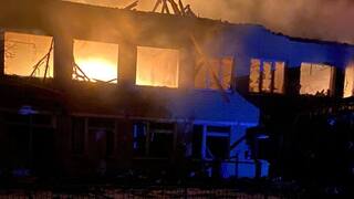 Nočná vlna dronov nad Ukrajinou aj Ruskom. Obe strany hlásia požiare aj zranených, V Sumskej oblasti zničili školu