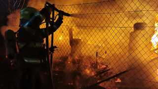 poziar chatky kosice hasici ohen hasenie