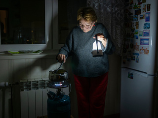 Po ruských útokoch hlásia rozsiahle výpadky elektriny a tepla