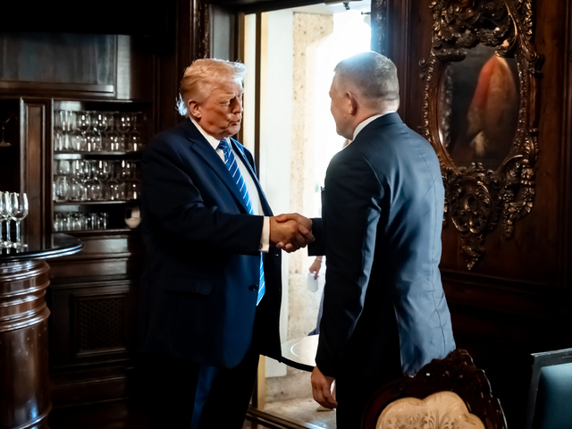 Fico popiera výroky o Trumpovi, ktoré napísal portál Politico: Za článkom je Tom Nicholson, miluje ma ako koza nôž