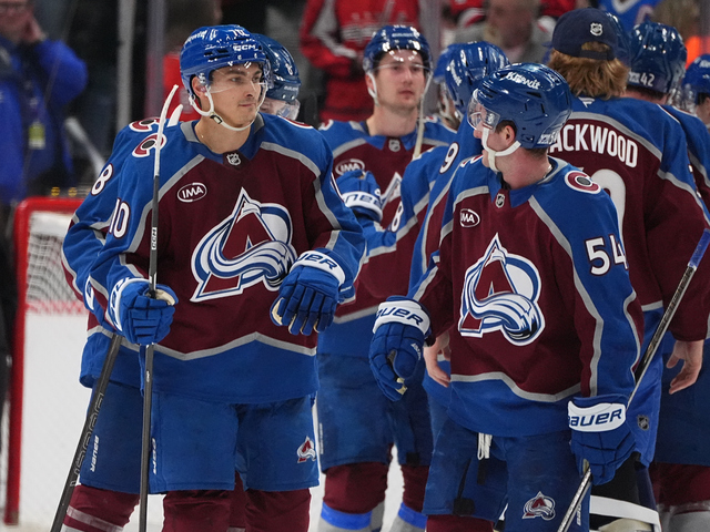 NHL: Líder súťaže znovu zaváhal v Kanade. Colorado nestačilo na Ottawu a v krátkom čase prehralo tretí zápas
