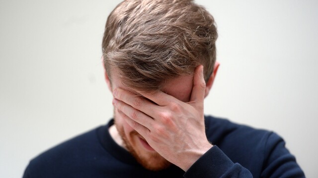 migréna migrény bolesť hlavy muž bolesti