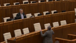 Ostrý konflikt v parlamente. Jozef Pročko a Andrej Danko sa pohádali počas diskusie o novom etickom kódexe