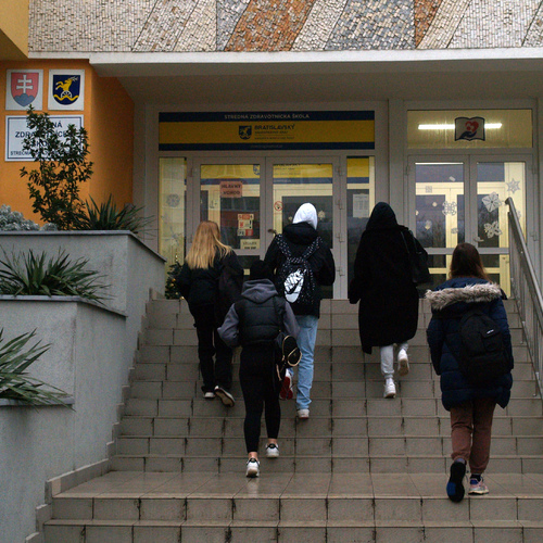 stredná škola školáci žiaci školák žiak Bratislava