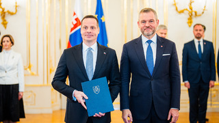 S Epsteinom sa spája meno ďalšieho slovenského diplomata. V komunikácii sa spomína aj „šialený proruský chlapík“ Harabin