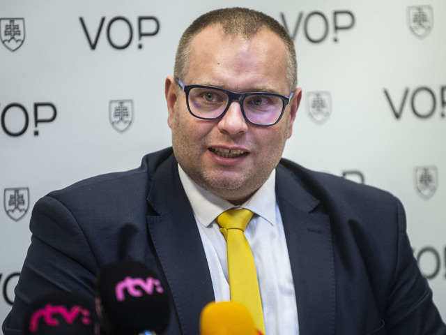 Mimovládky už nemusia odhaľovať darcov ani príjmy, rozhodol Ústavný súd. Dobrovodský hovorí o víťazstve ochrany súkromia