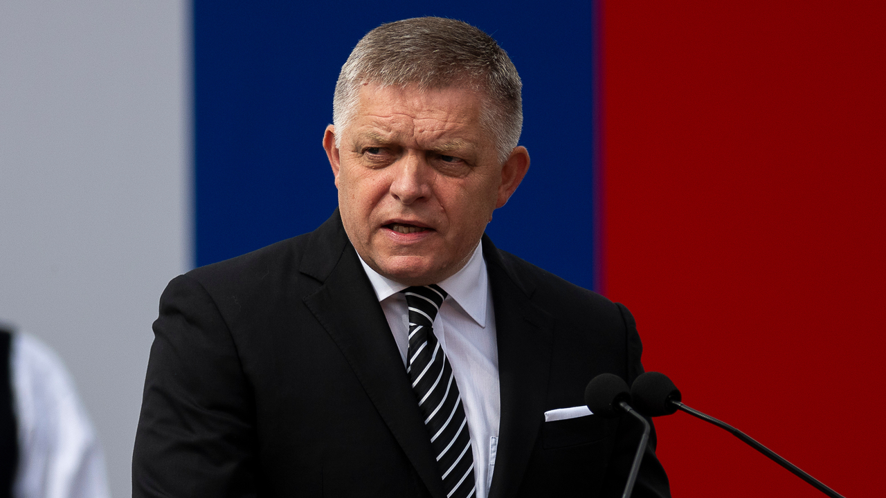 NAŽIVO:  Premiér Fico je v Slovnafte. Pozrite si tlačovku po stretnutí s vedením