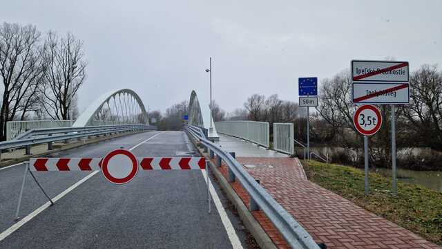 uzavretý most Ipeľ