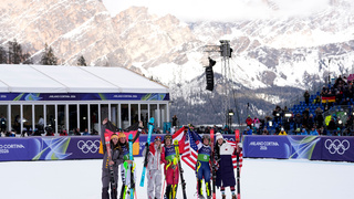 Rakúske lyžiarky ovládli tímovú kombináciu a získali zlato. Slovenský tím nedokončil súťaž po vypadnutí Vlhovej