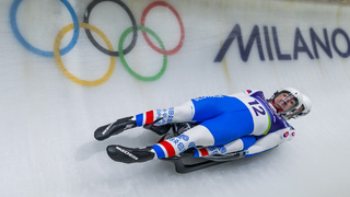 Sánkari Bosman s Mickom skončili po úvodnej jazde trinásti. Američania vedú pred Rakúšanmi