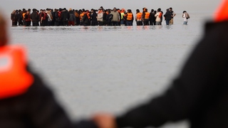 Uzavretie mora, pokuta a zhabanie lode. Taliani voči migrantom pritvrdili, chcú ich expresne deportovať