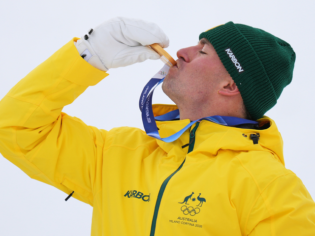 Austrália oslavuje zlato z akrobatického lyžovania. Cooper Woods predviedol v moguls víťaznú jazdu s bodovým ziskom 83,71