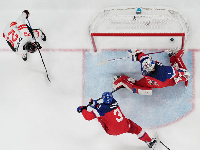 Demontáž Česka v réžii hviezd NHL. McDavid a Crosby dirigovali triumf Kanady, Dostál inkasoval päťkrát
