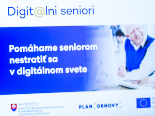 Digitálni seniori