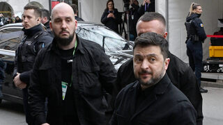 Zelenskyj sa v Mníchove stretol s exilovým iránskym princom Pahlavím. Obaja odsúdili spoluprácu s Ruskom