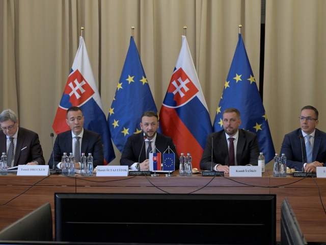 Agresia a radikalizácia na školách. Štát chystá prísne zmeny a v hre je aj zákaz sociálnych sietí pre deti do 16 rokov