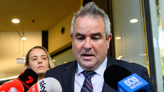 právnik obvineneho v Australii